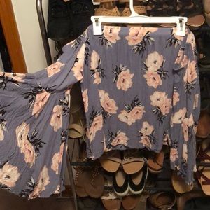 Off the shoulder belle sleeve top